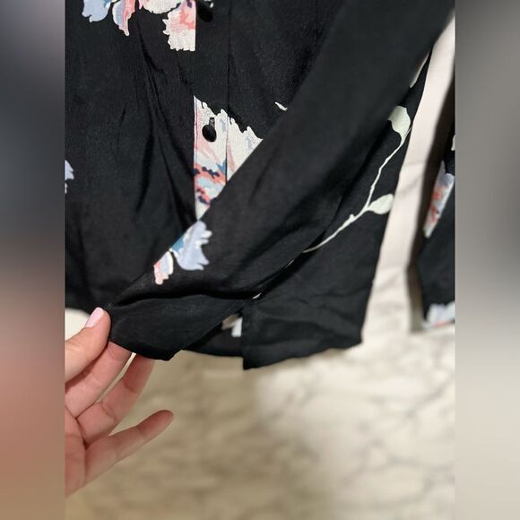 Joie Black Michi Floral-print Silk Blouse - Picture 8 of 12